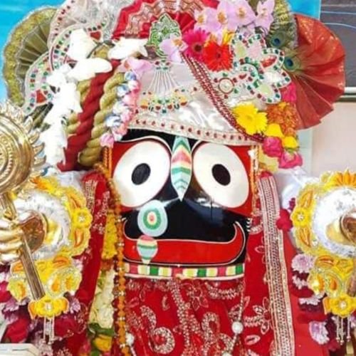 Sri Jagannatha adornado con flores