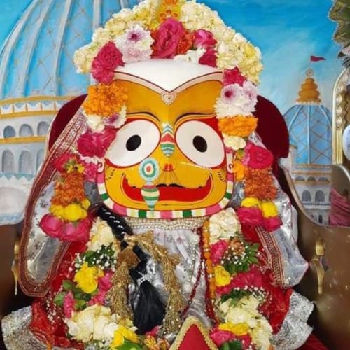 Srimati Subhadra adornada con flores